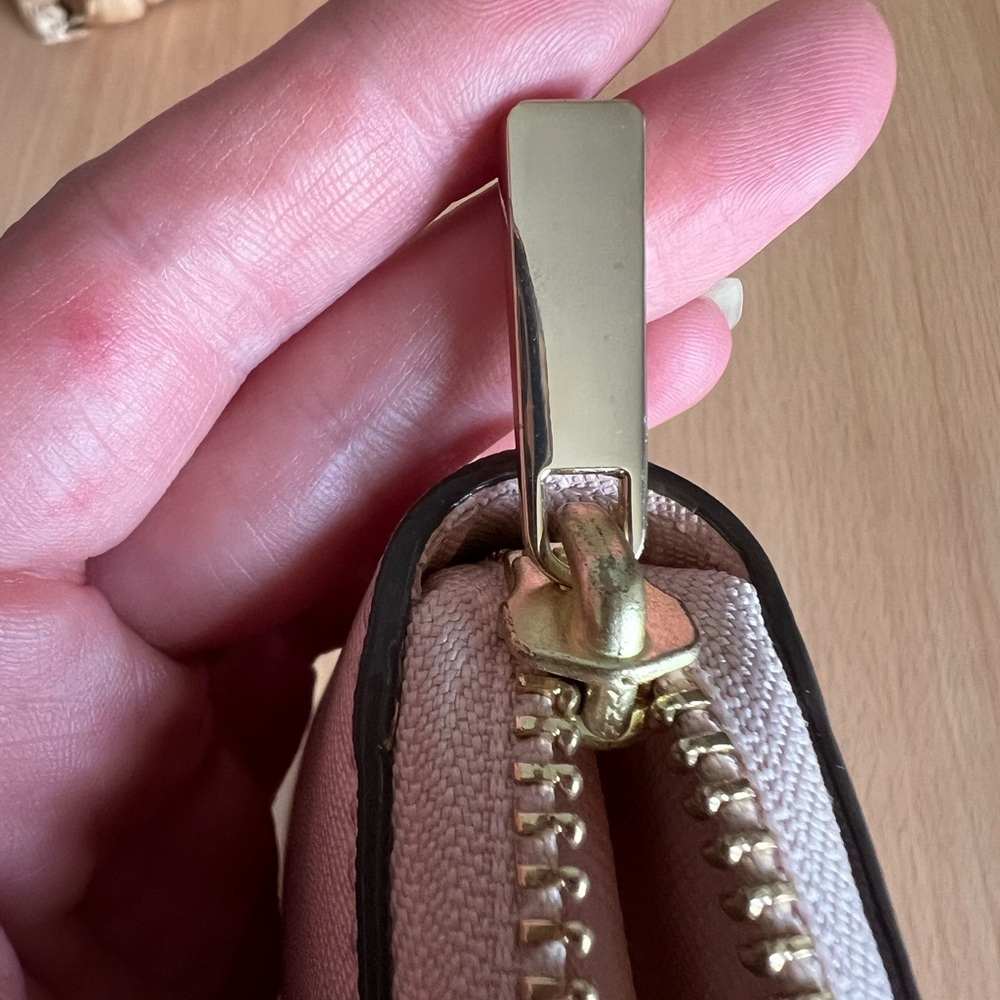 Tory Burch Light Pink Wallet - Picture 6 of 12